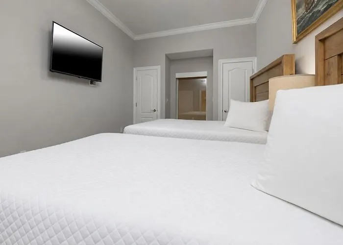 Phoenix Gulf Towers 806 Apartment